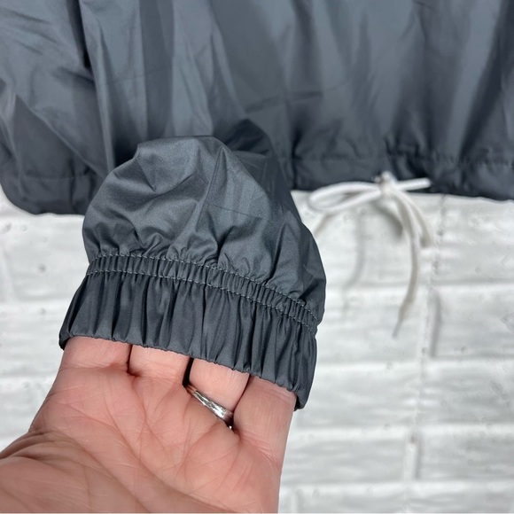 NIKE Women’s Large White & Grey Color Block Half Zip Hooded Pullover Windbreaker - Picture 5 of 7